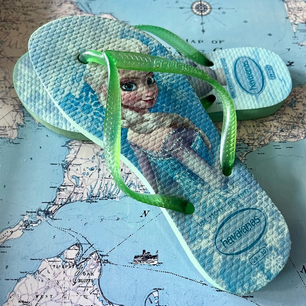 Havaianas Disney Frozen child flipflops Size 13C/1Y featuring Elsa and Olaf!